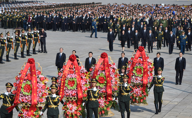 On September 30, vehicles were provided to the people's heroes for the flower basket ceremony